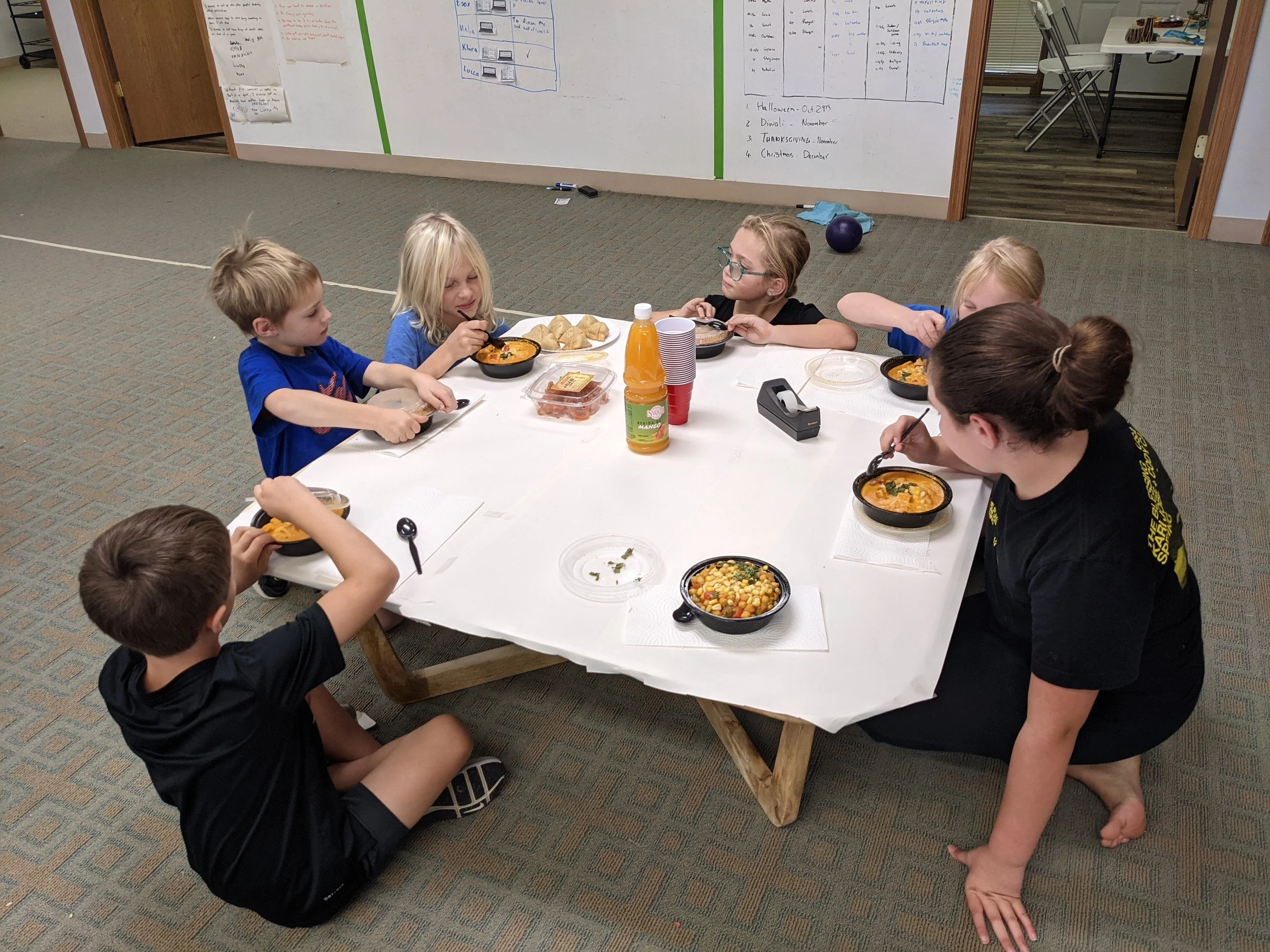 Students eating lunch in one-room private school in Dublin, OH